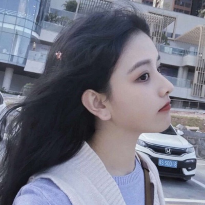 侧颜漂亮的女生头像高冷