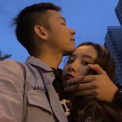 2020情侣头像真人一人一半图片