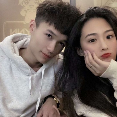 2020情侣头像真人一人一半图片