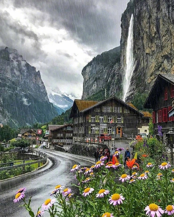 瑞士风景图片因特拉肯小镇美景