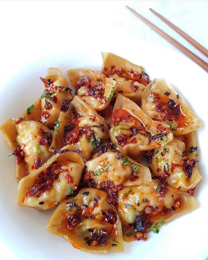 夜宵时间到来份面食蒸饺子好加班
