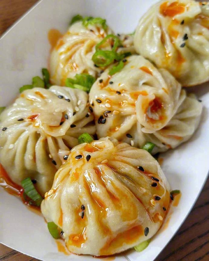 夜宵时间到来份面食蒸饺子好加班