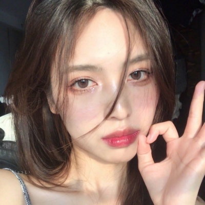qq两个人头像女