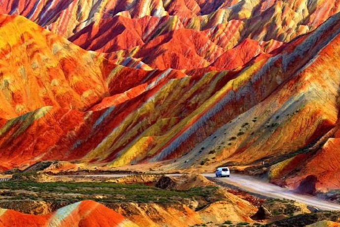 甘肃张掖彩虹山大自然风景图片