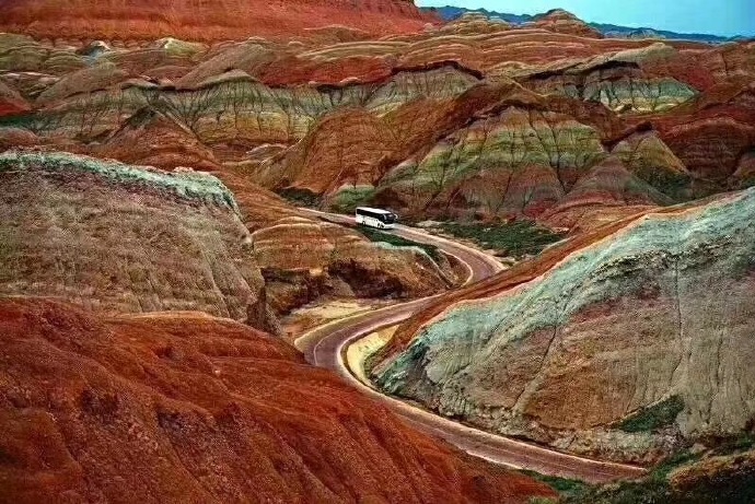 甘肃张掖彩虹山大自然风景图片
