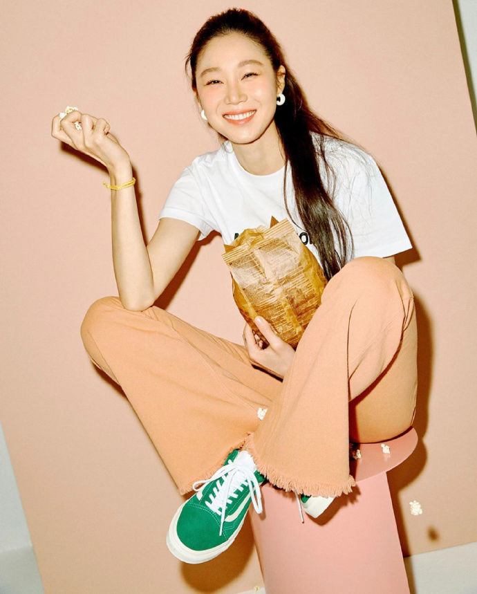 韩流时尚明星孔孝真春日暖橘色大片
