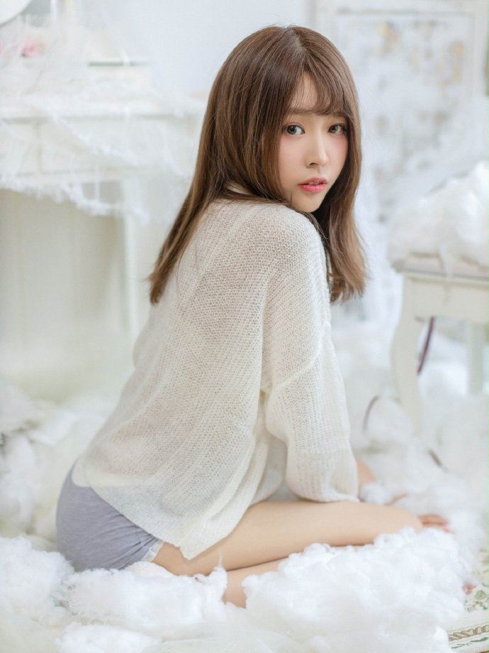 绑马尾清纯小女生私房大片