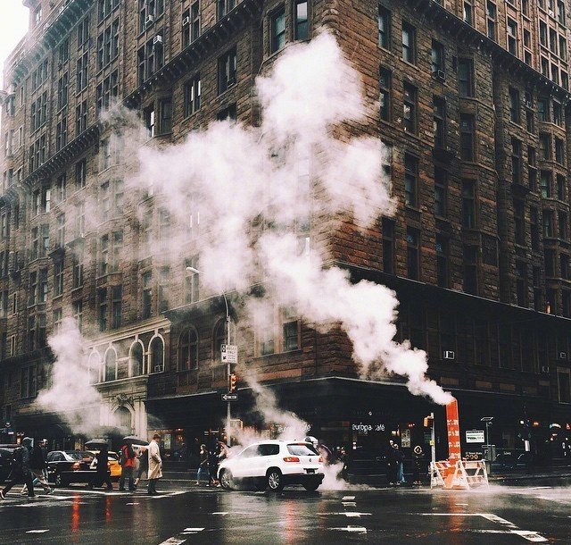 人生感悟的句子 你只有走完必须走的路,才能过想过的生活。