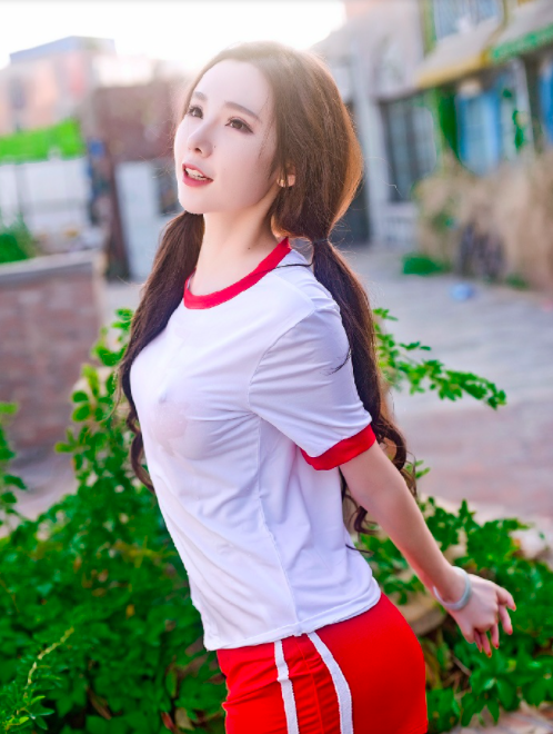 性感的扎双马尾清新女神湿身诱惑图片