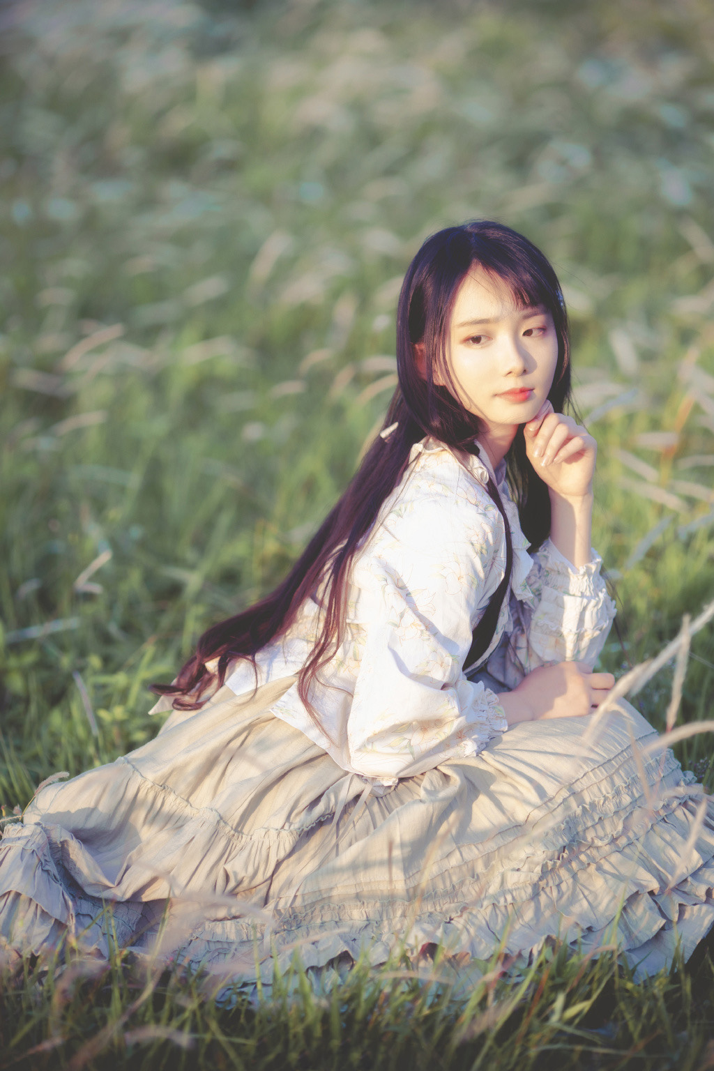 长发萝莉校园美少女写真图片
