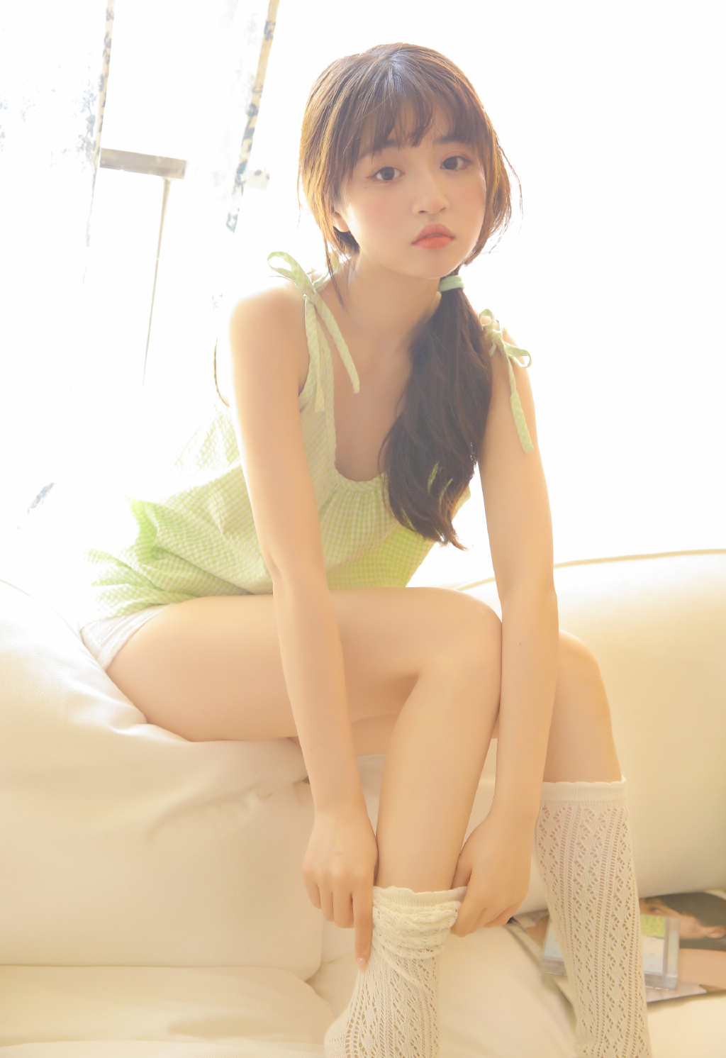 白嫩美女丝袜美腿性感写真