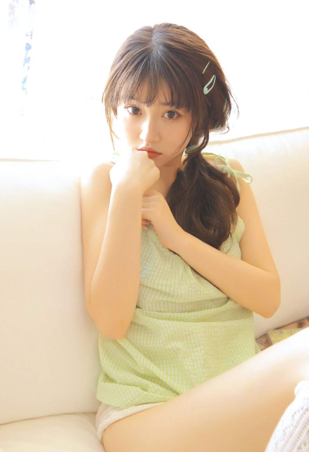 白嫩美女丝袜美腿性感写真