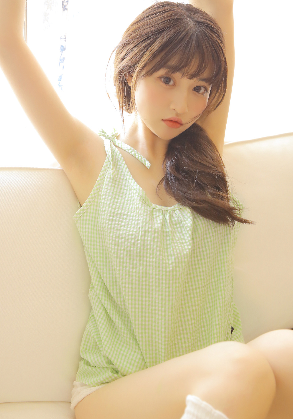 白嫩美女丝袜美腿性感写真