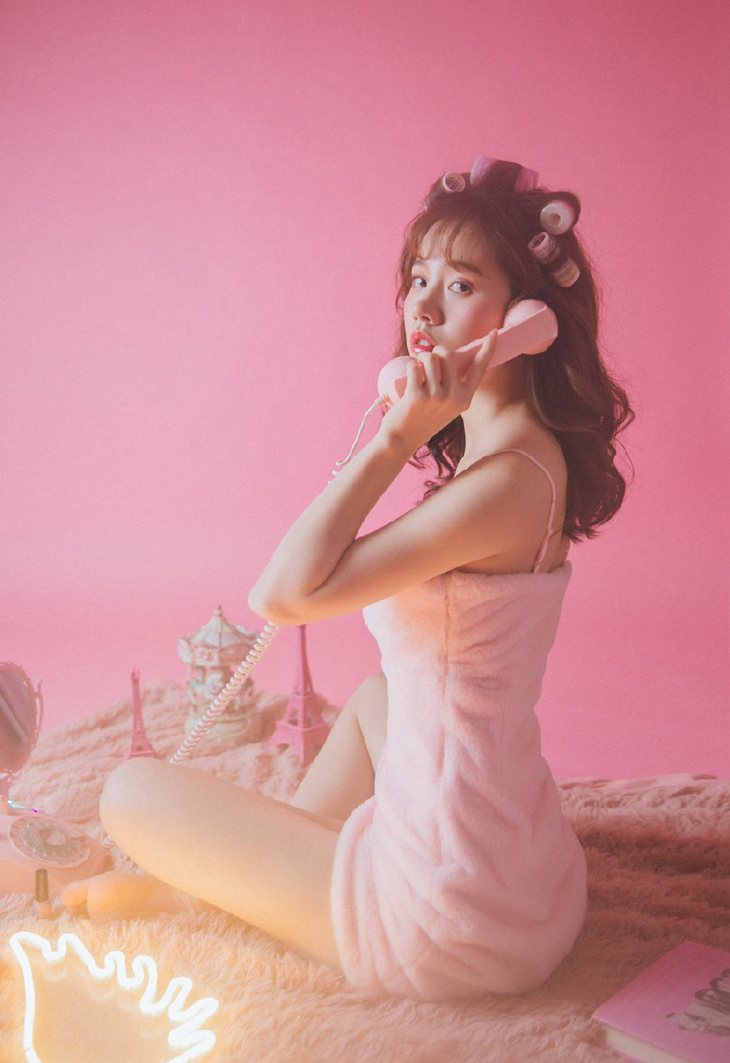 性感俏皮女学生大美腿诱人写真图片