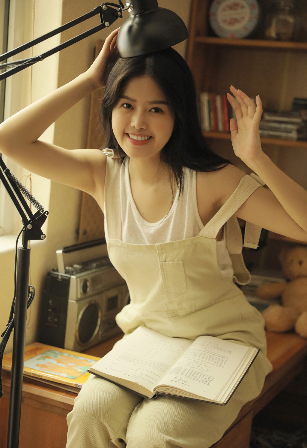 笑容甜美妹子治愈系极度诱惑写真