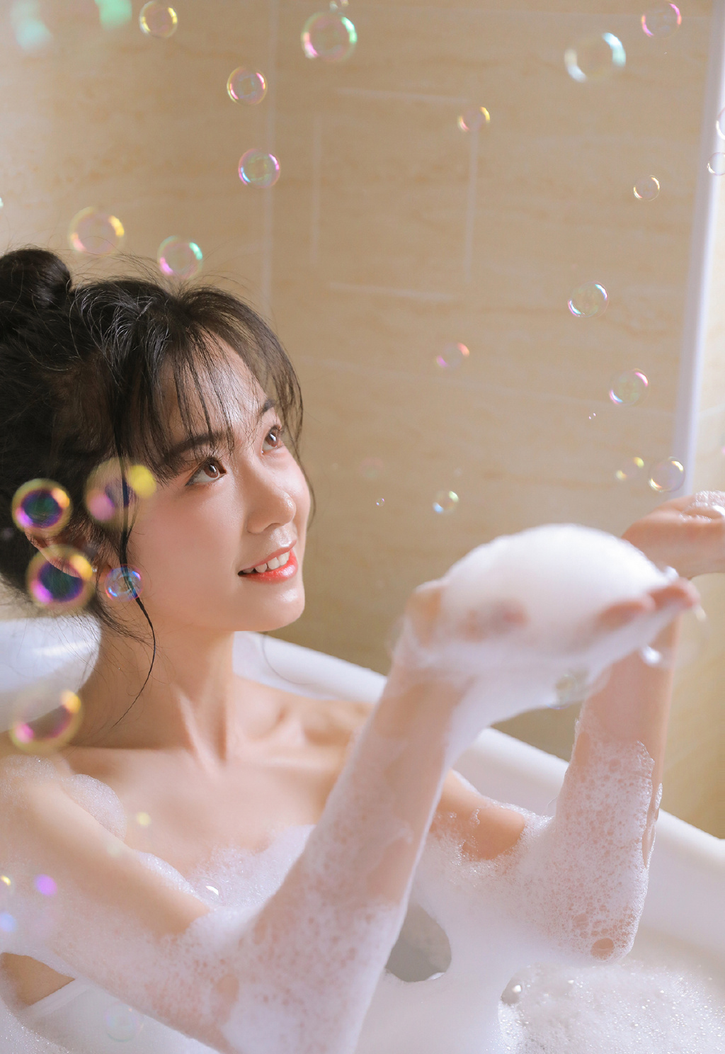 吊带内衣女生私房美照