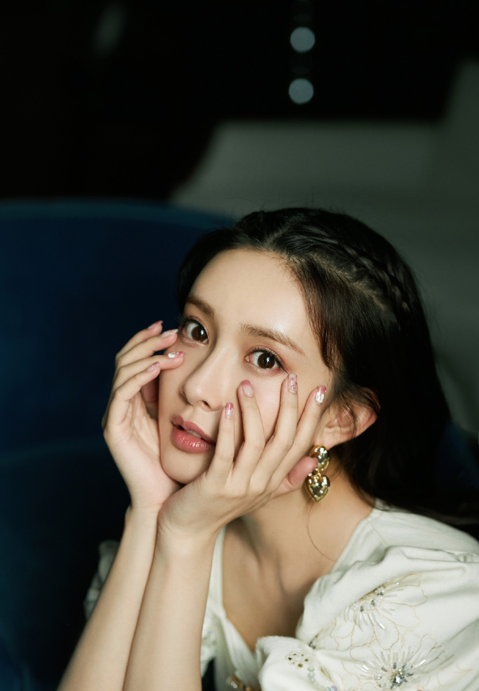 射手座美女明星孟子义复古甜美写真图片