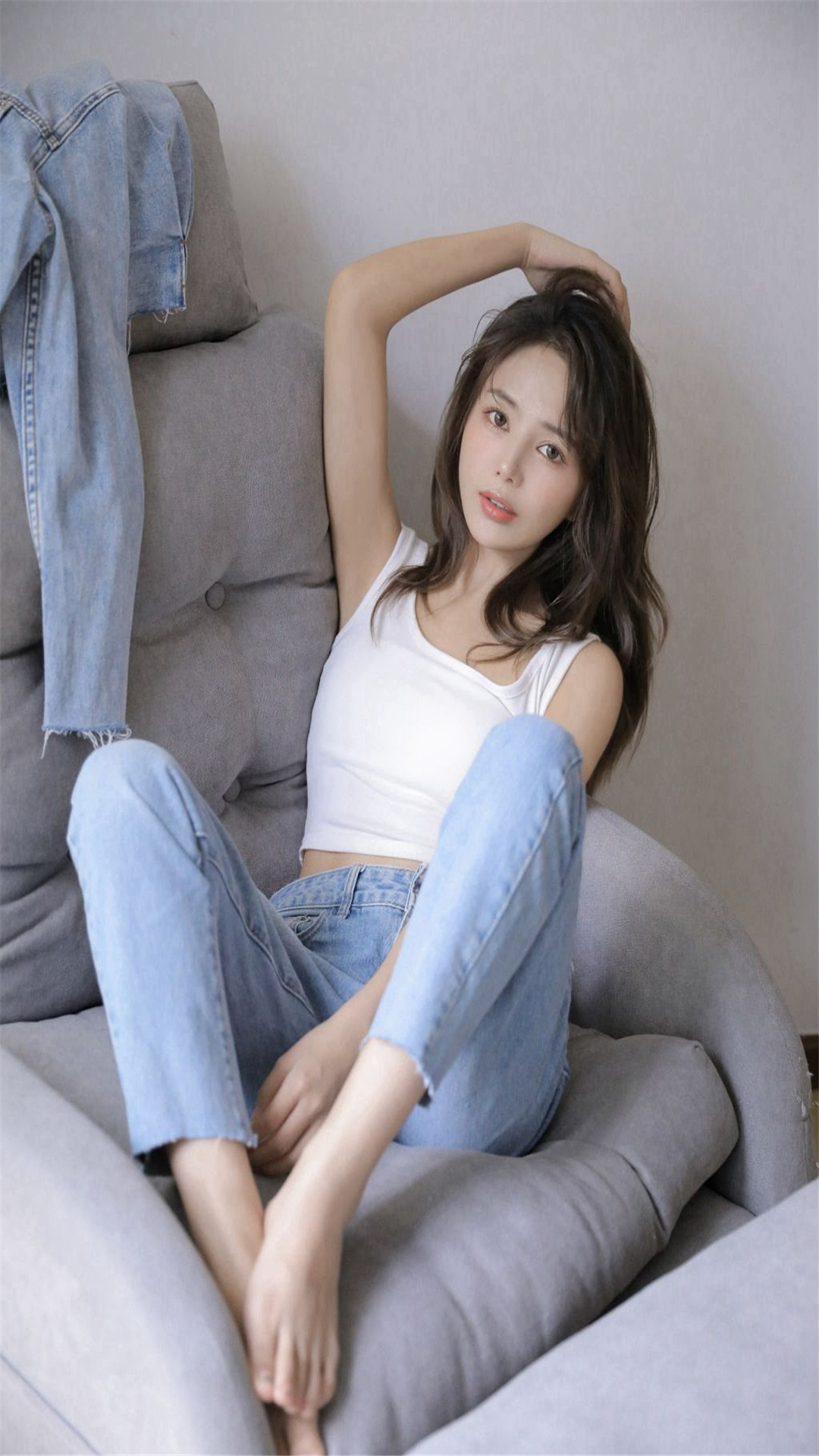 清纯美女背心诱惑高清图片