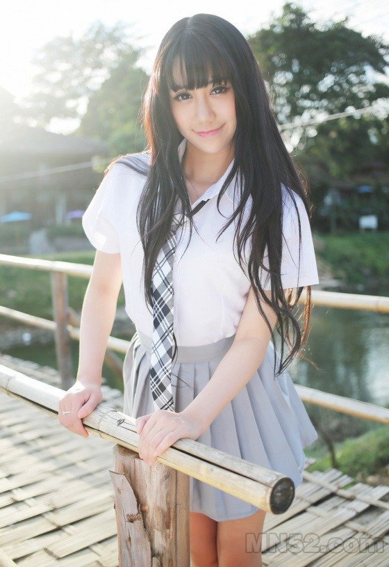 清纯美女杨晓青儿户外写真