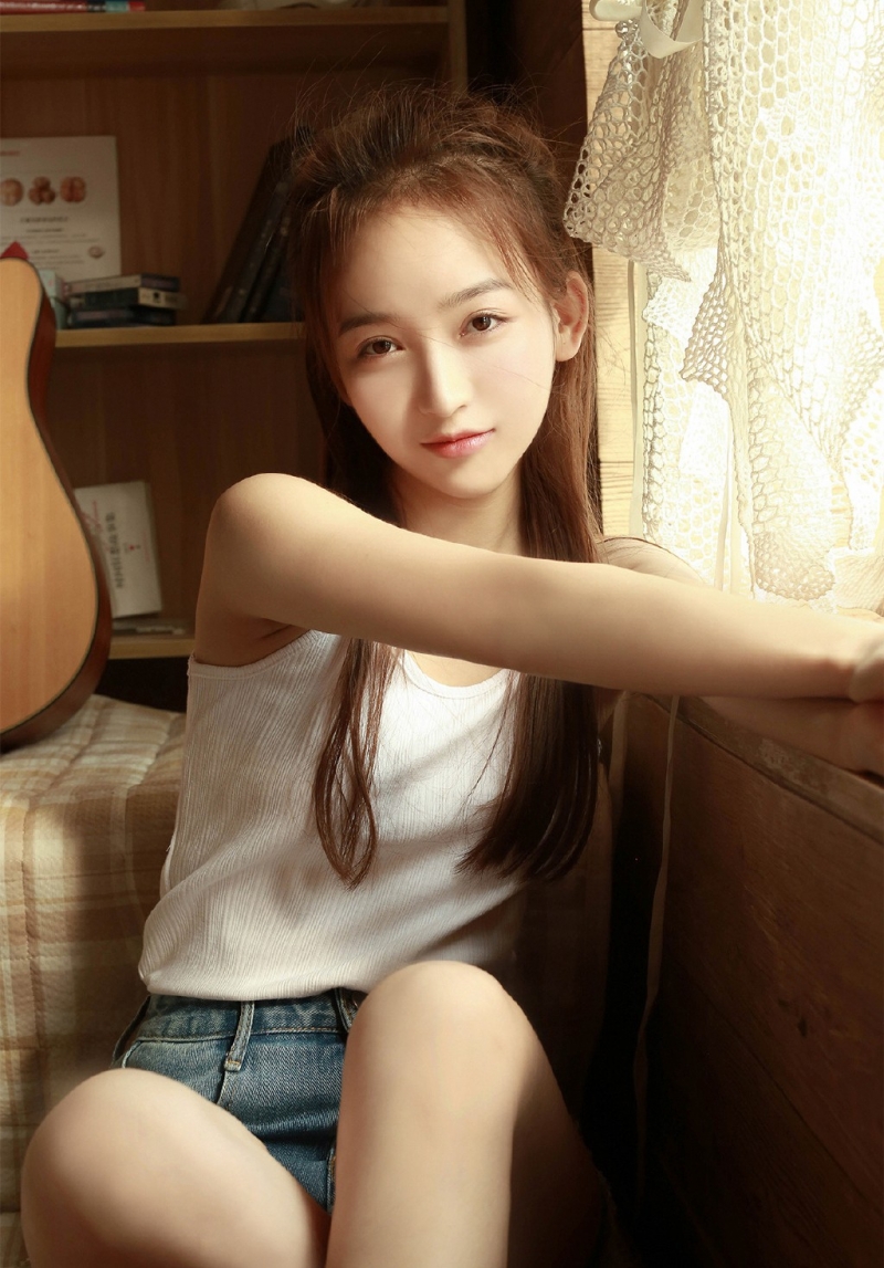 长腿mm纤细身材迷人写真集