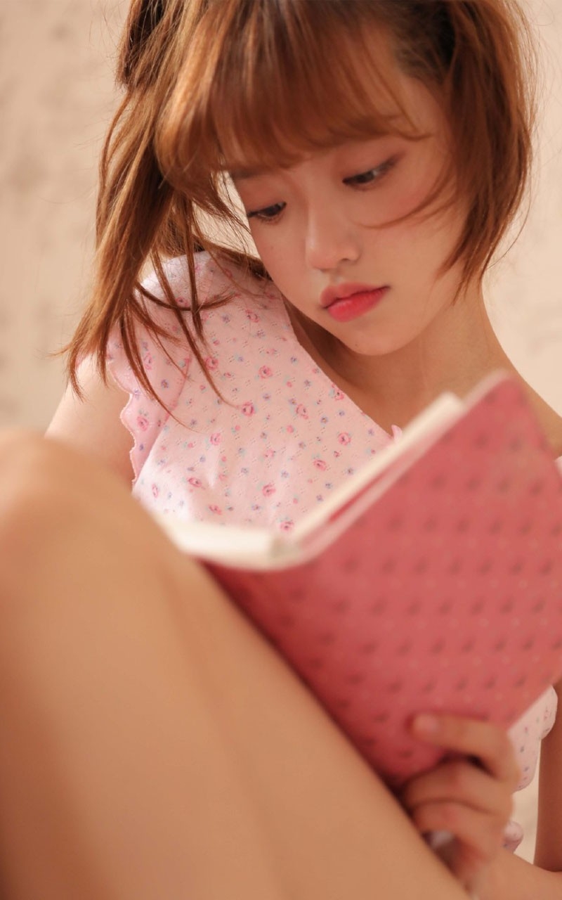 00后软妹美眉大眼朦胧清澈私房照