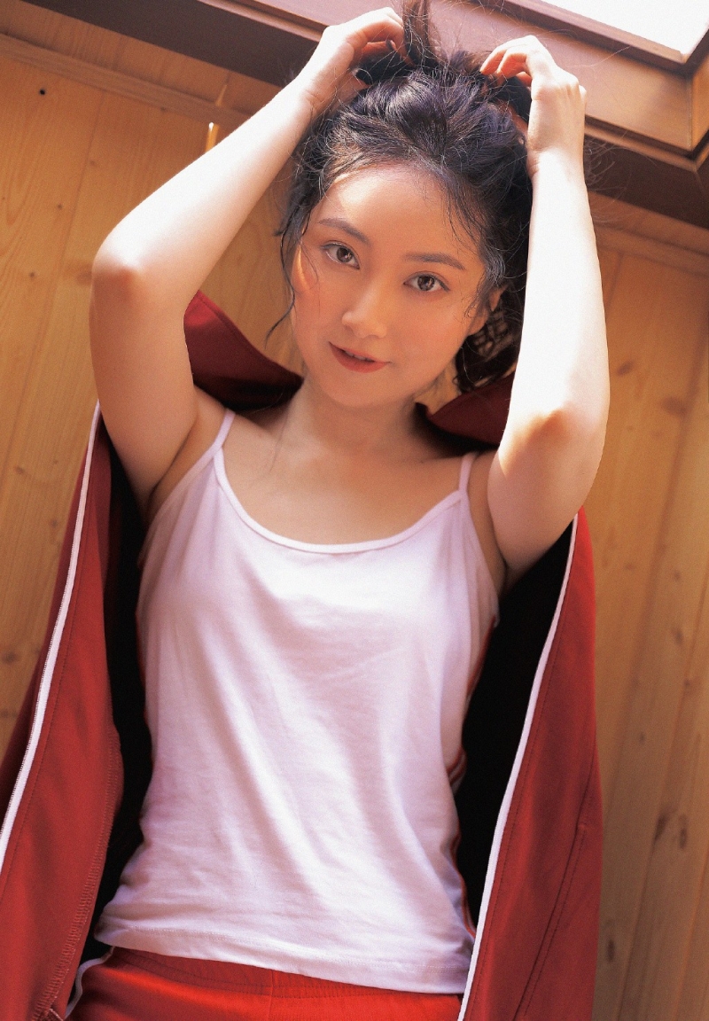 运动服妹子身高腿长苗条写真