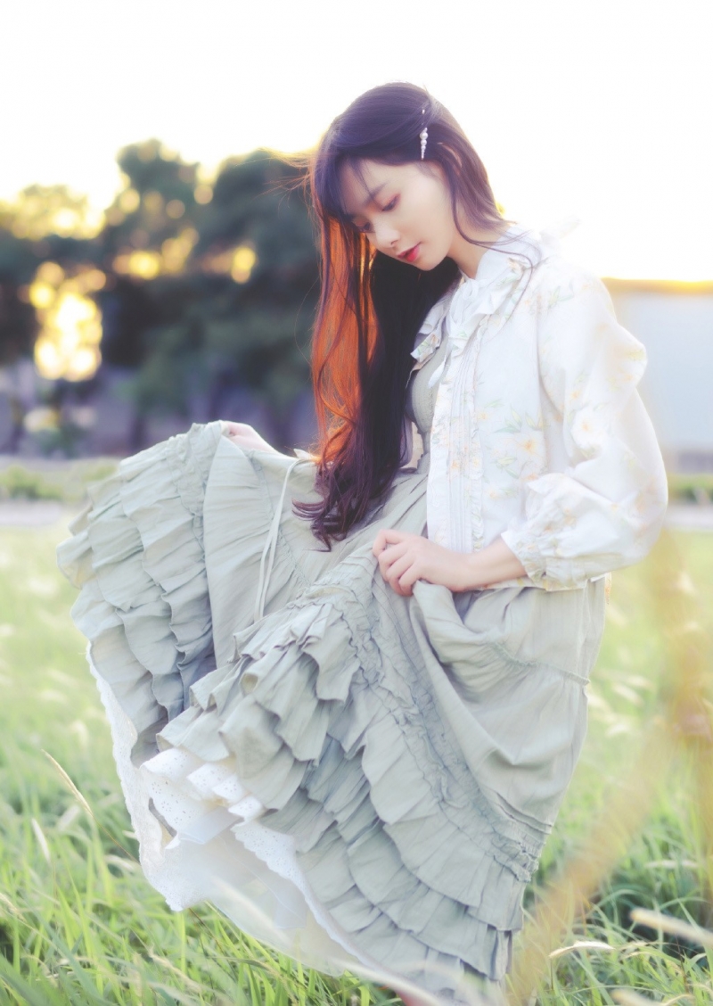 元气美女户外森系养眼写真摄影