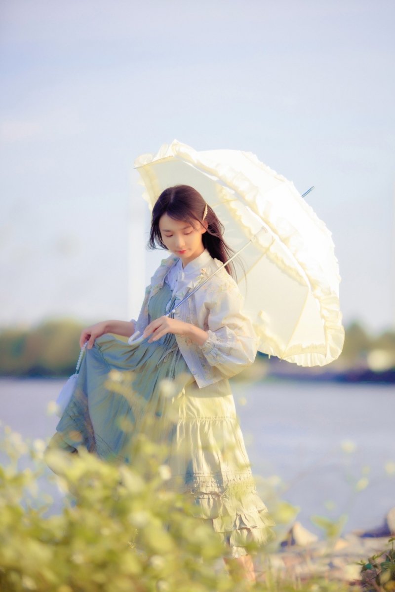 元气美女户外森系养眼写真摄影