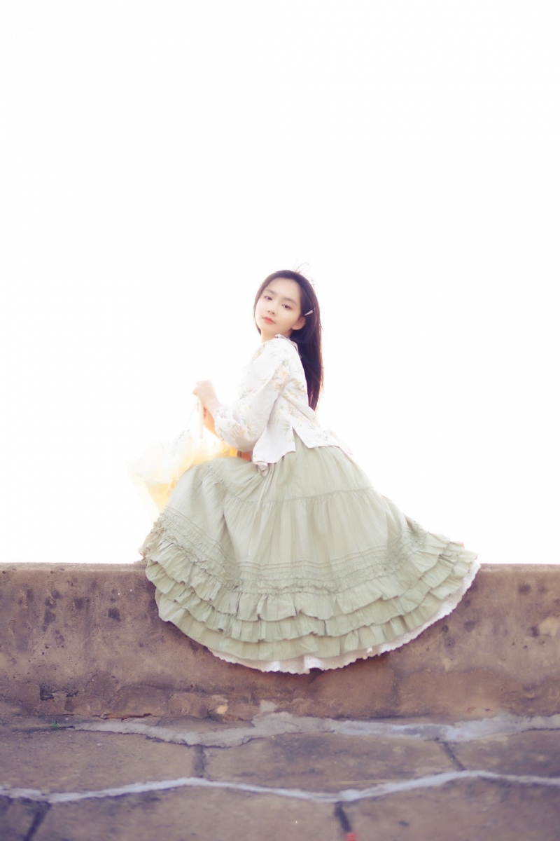 元气美女户外森系养眼写真摄影