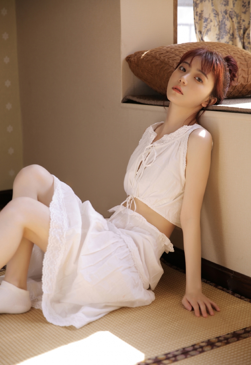 丸子头女生杏眼澄澈美女图