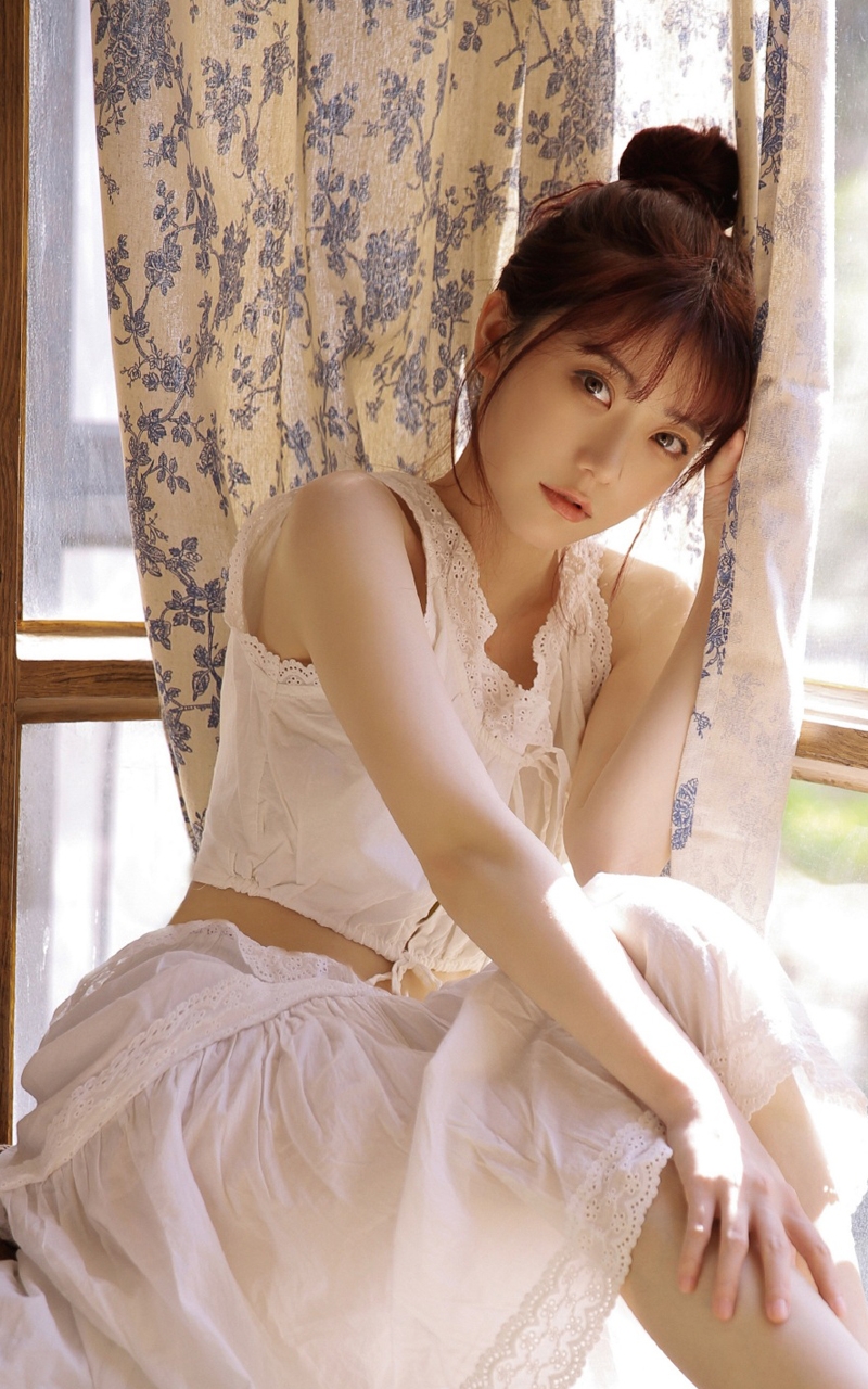 丸子头女生杏眼澄澈美女图