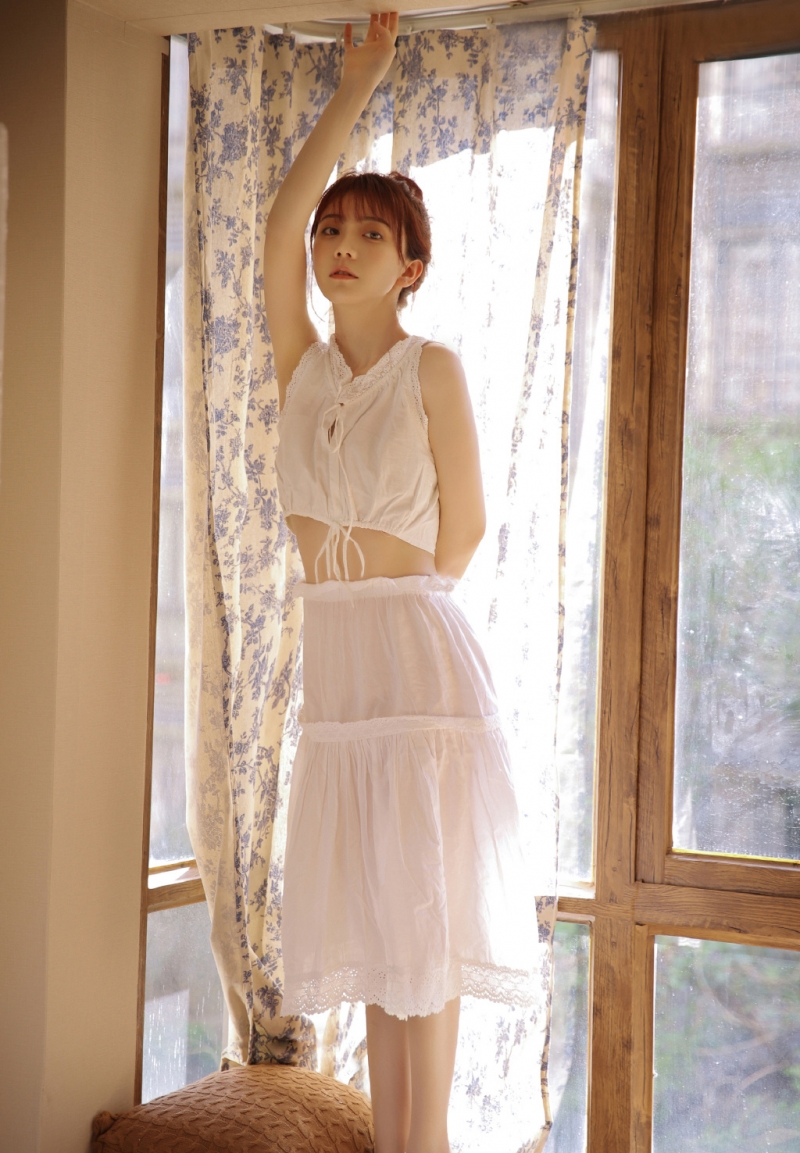 丸子头女生杏眼澄澈美女图