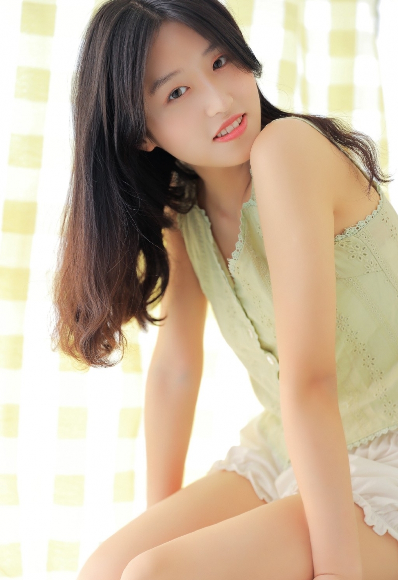 高颜值美女气质清甜可爱图片