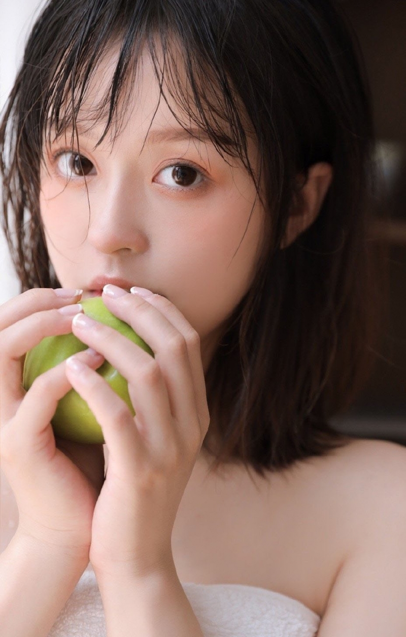 清纯美眉湿发诱惑美女写真