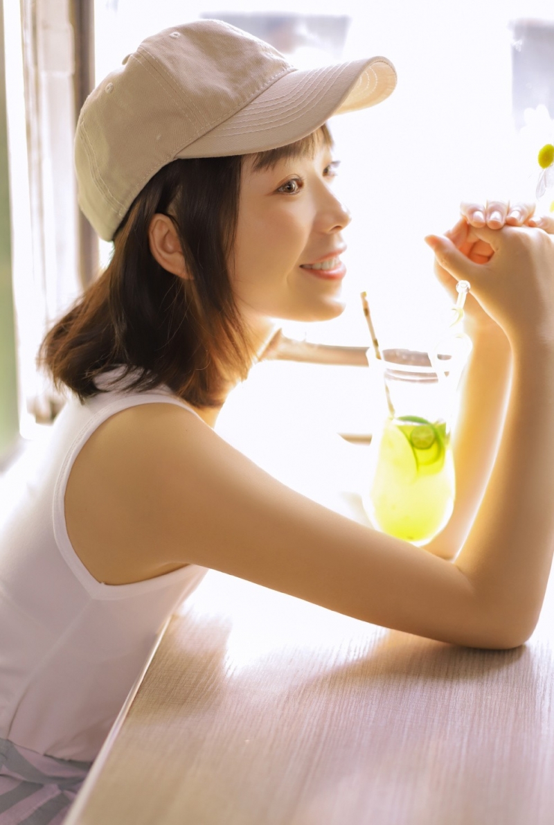 元气美女活力满满小清新图片