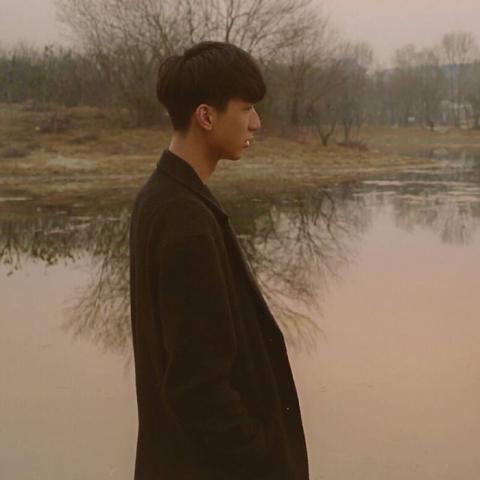 单人情头一人一张分开 情侣头像左右一张配对