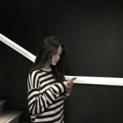 低调情侣头像一男一女 不像情侣头像