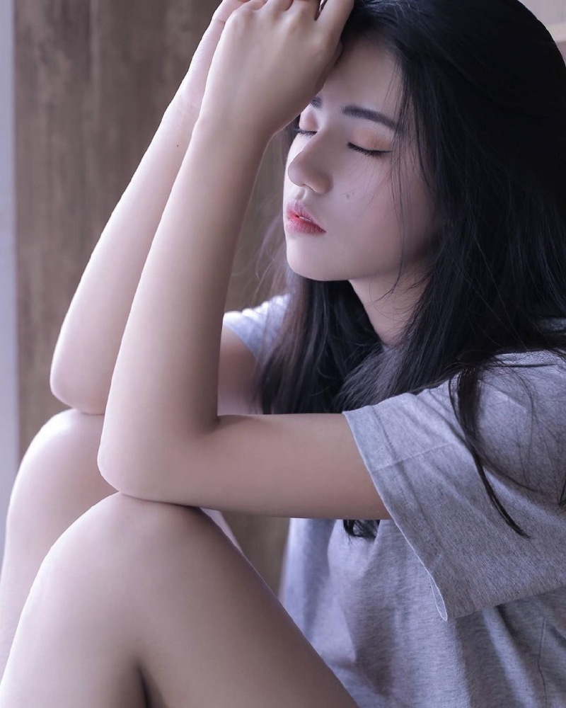 白净萌妹纸笑容甜美可爱图片