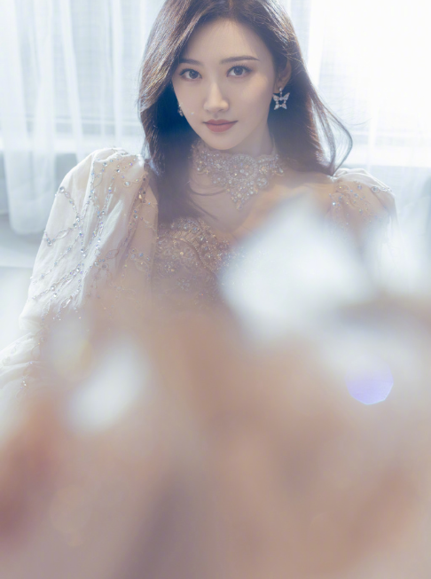 西安美女明星景甜礼服唯美图片