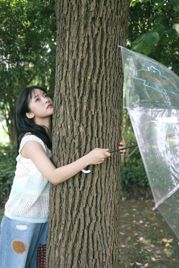 95后漂亮美女明星沈月森系写真图片