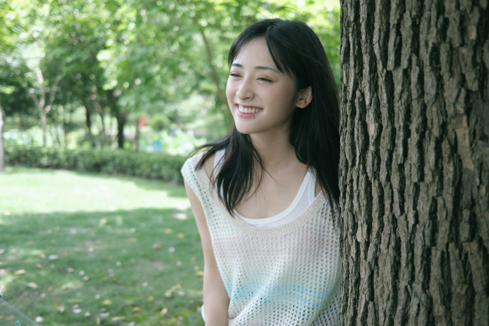 95后漂亮美女明星沈月森系写真图片