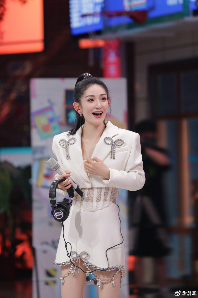 四川美女图片高清主持人谢娜你好星期六图片